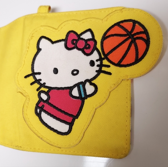 🏀🎾🛹📣  Hello Kitty Y2K 2000s Sports Theme Bifold Wallet - Picture 3 of 5